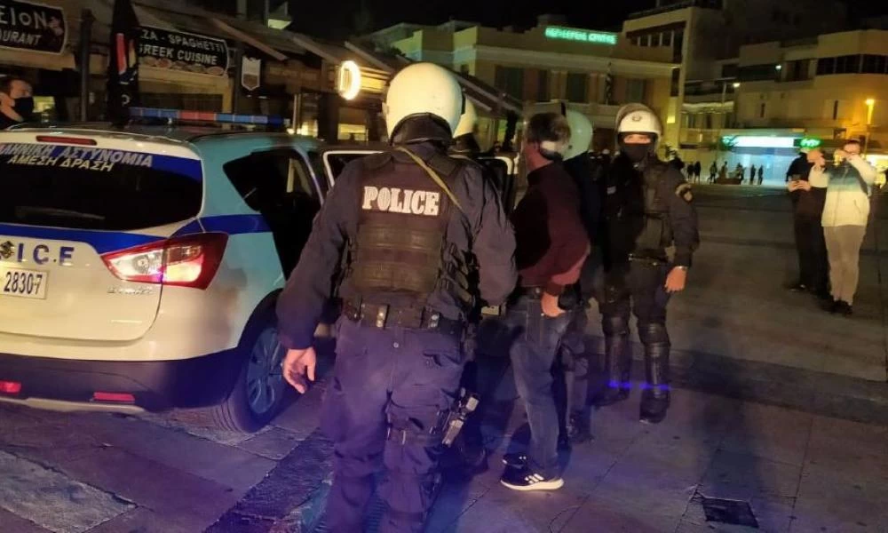 Κρήτη: Εξοργιστικό περιστατικό - Δάγκωσε αστυνομικό που προσπάθησε να του κάνει έλεγχο